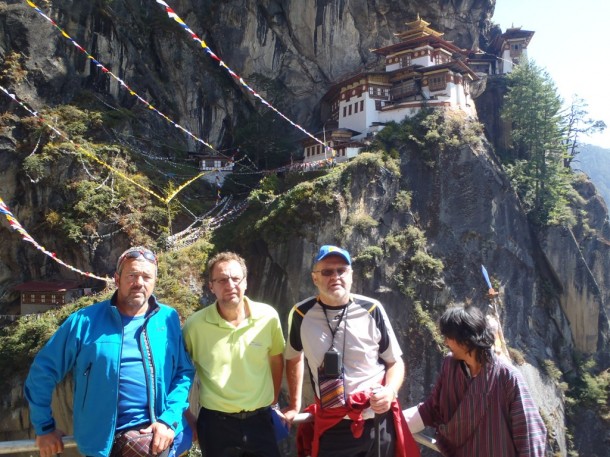Großarltaler im Bhutan - vlnr: Reinhold Neudegger, Rupert Hettegger, Alois Hettegger