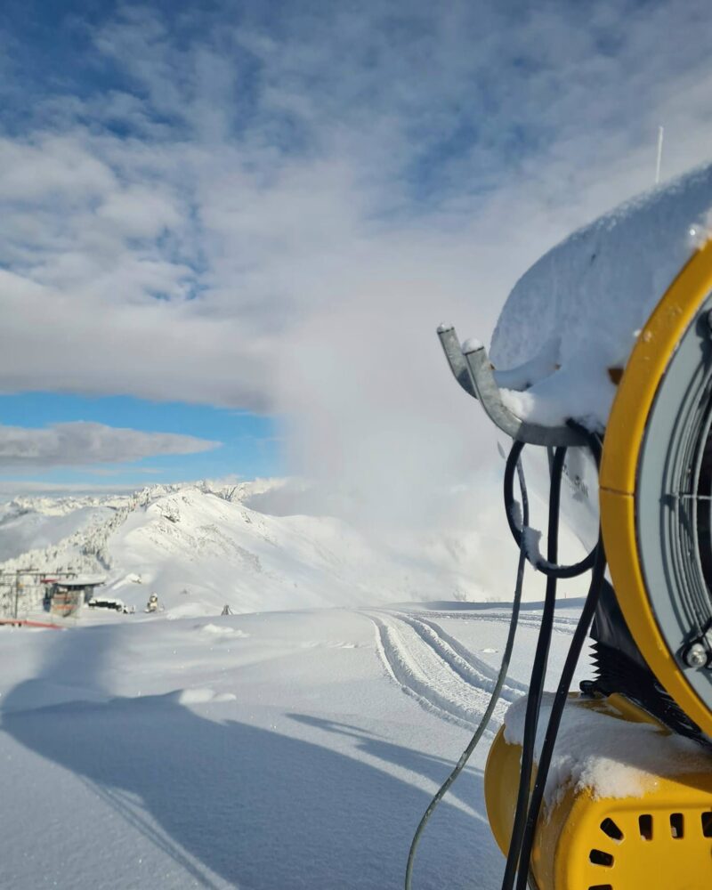 Aktuelles Bild von der Beschneiung im Skigebiet