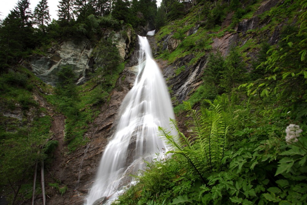 Kreealm Wasserfall am Talschluss von Hüttschlag