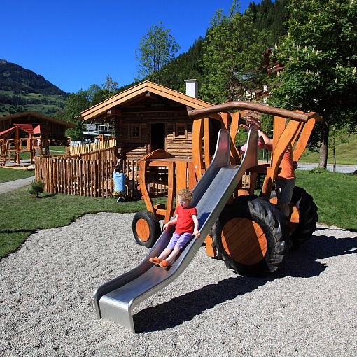 Abenteuerspielplatz Rutsche