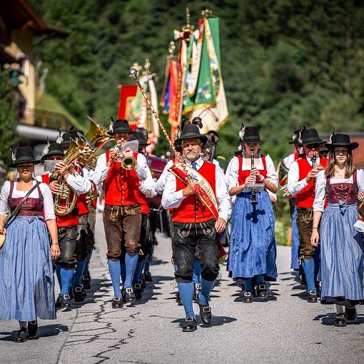 grossarltal-huettschlag-prozession-johannistag-web-4-1