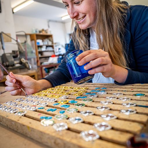 Wandernadeln bemalen