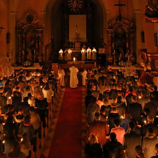 Osternacht in der Kirche