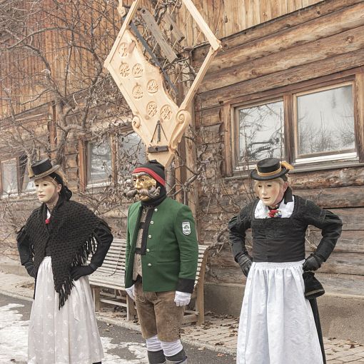 Schönperchten und Tafelperchten