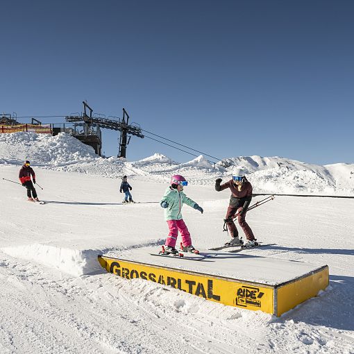 Ski fahren mit der Familie