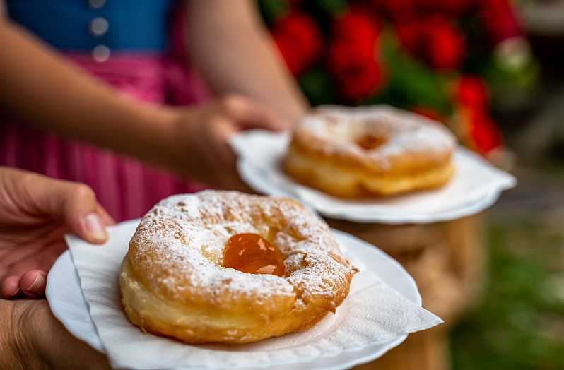 Bauernkrapfen mit Marillenmarmelade (1)