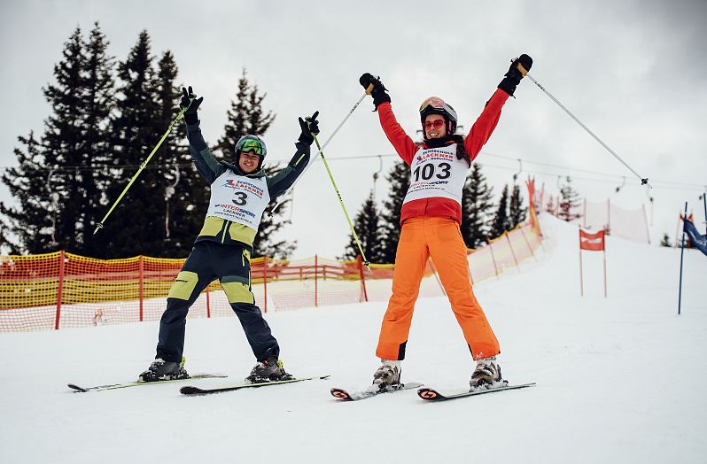 "Chair-to-share" Challenge Lady-Skiwoche