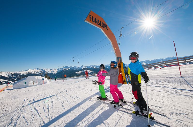 Kinder auf der Funslope