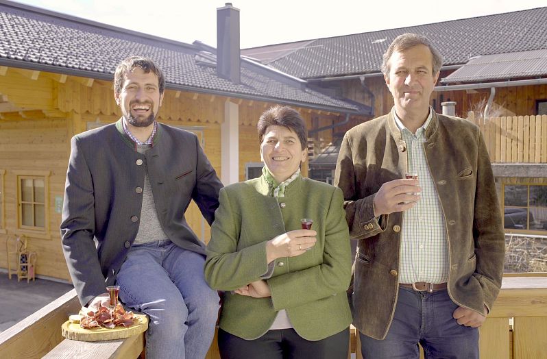 Familie Rohrmoser vom Klausbauernhof im Ellmautal.