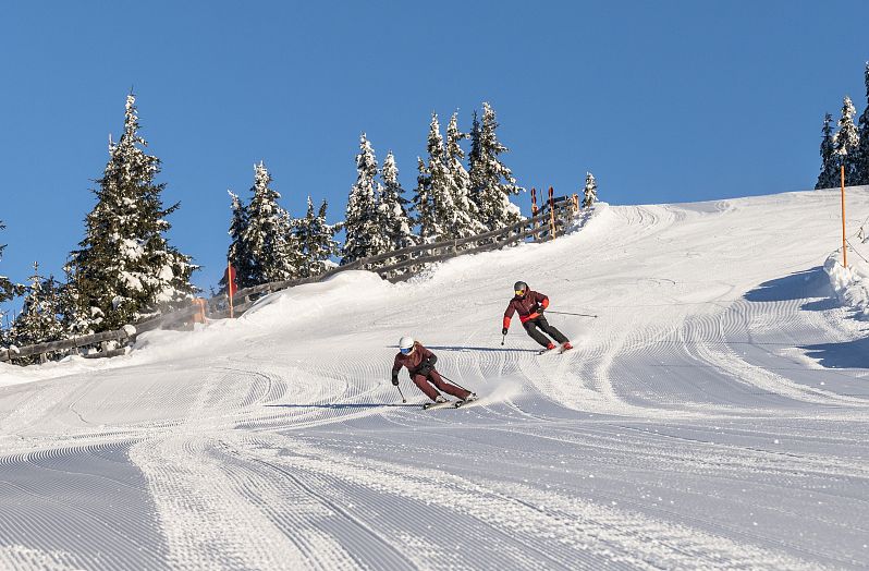 Skifahrer beim Skifahren