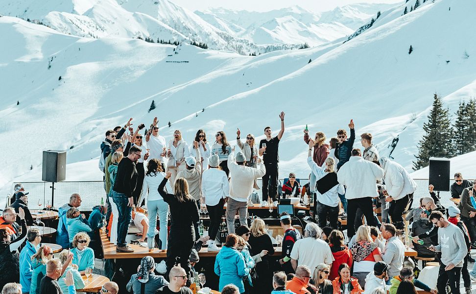 apres-ski-lady-skiwoche