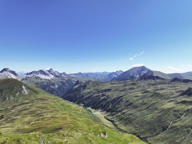 berglandschaft-drohnenaufnahme-1