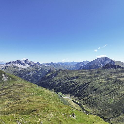 berglandschaft-drohnenaufnahme-2