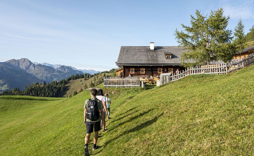 familie-wandern-bichlalm