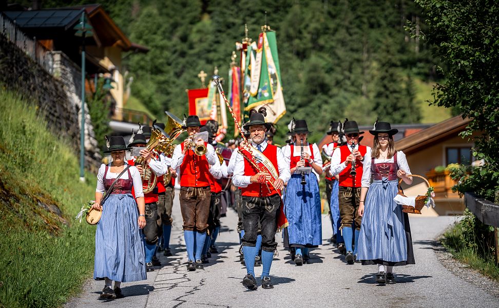 grossarltal-huettschlag-prozession-johannistag-5-9