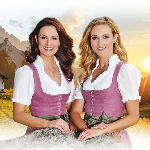 Bild von Sigrid & Marina für das Konzert Halleluja der Berge mit Sonnenuntergang im Hintergrund.