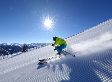 skifahrer-skipiste-grossarltal-sonne-1-23